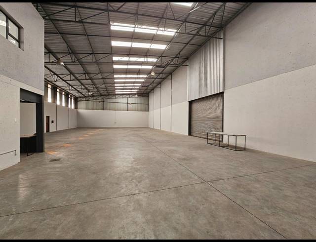 650M² WAREHOUSE TO LET IN WYCHWOOD